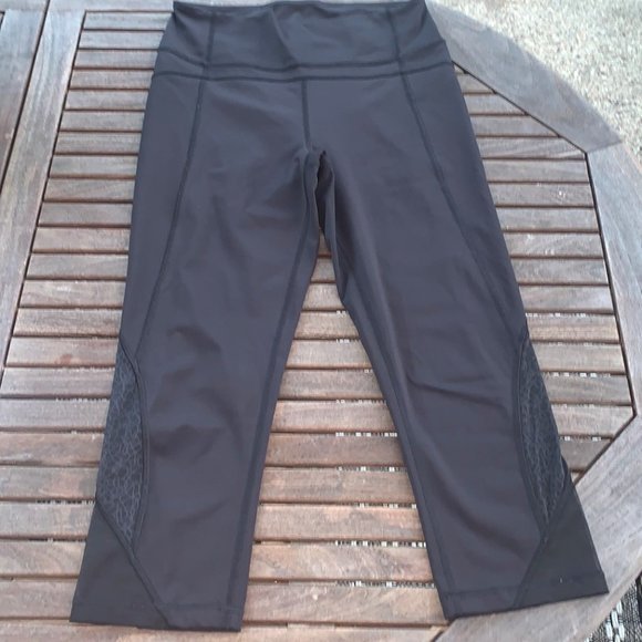 Lulu Lemon Black Mesh Panel Leggings - Picture 3 of 9